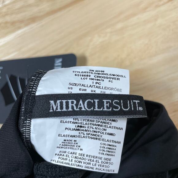 Miraclesuit NWT Crossover With Mesh One Piece Swimsuit Black Size 12 Bra Top A-D - Picture 8 of 15